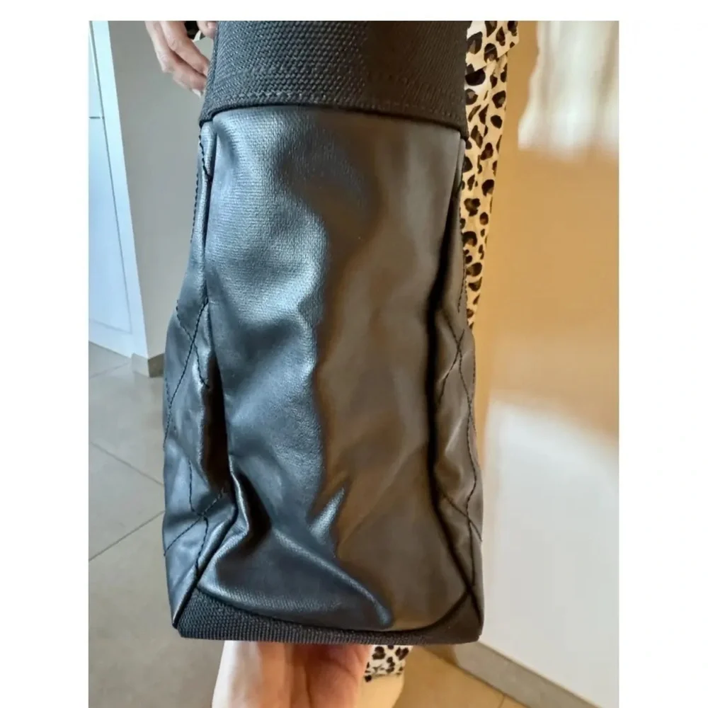 CHANEL sophisticated large